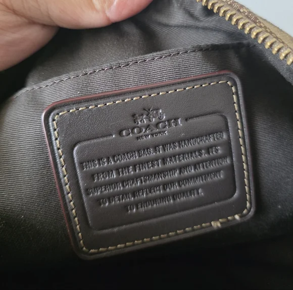 Coach Signature Patterned Crossbody Purse Bag - Picture 3 of 10